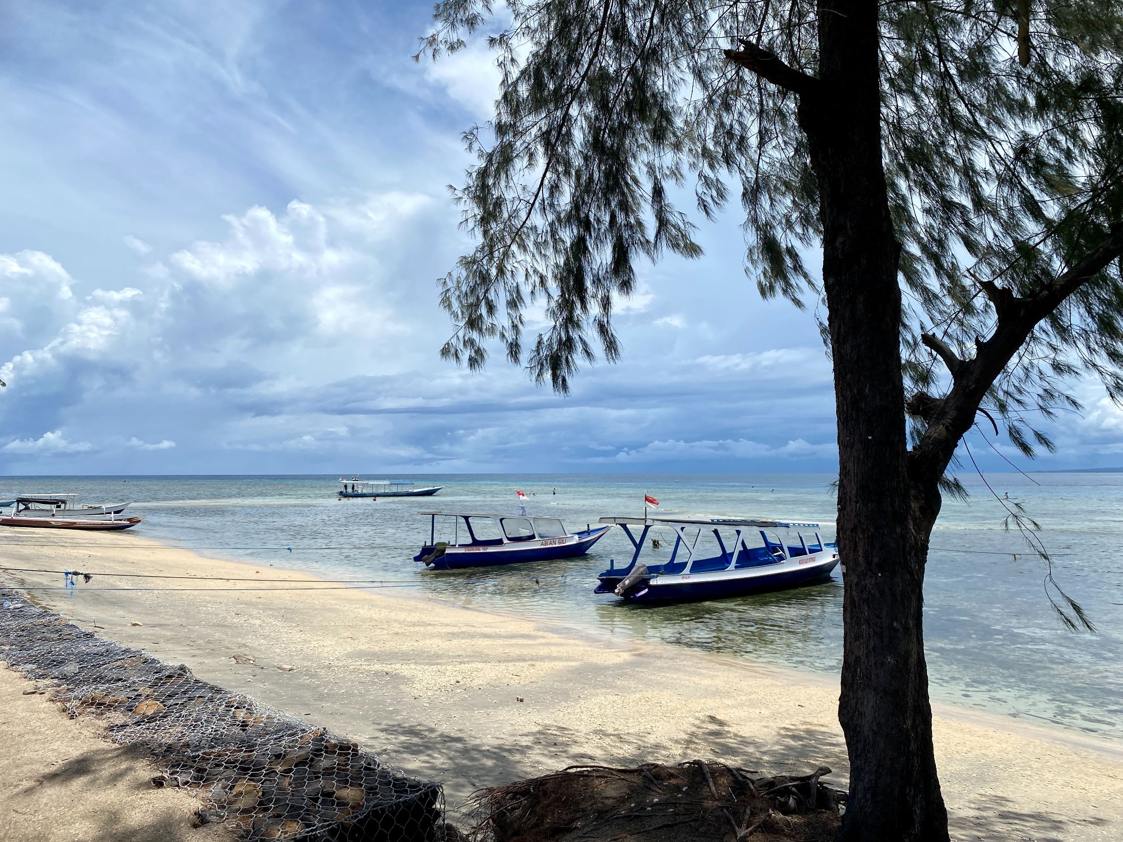 Lees meer over het artikel Gili-eilanden, Indonesië (3) – Duiken en bounty stranden op Gili Air